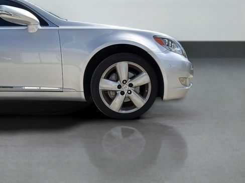 Used 2012 Lexus LS 460 L w/ Luxury Pkg RWD image 28