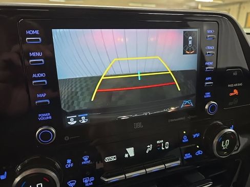 Used 2020 Toyota Highlander Limited AWD/4WD image 27