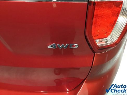 Used 2017 Ford Explorer XLT image 15