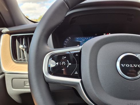 New 2026 Volvo XC60 B5 Core image 17