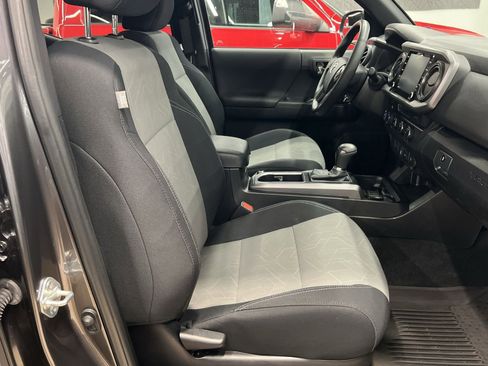 Used 2023 Toyota Tacoma TRD Sport image 22