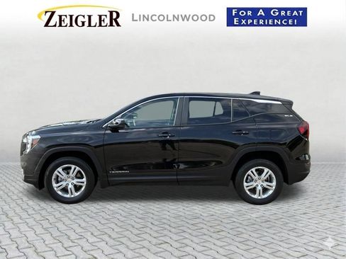 Used 2024 GMC Terrain SLE AWD/4WD image 3