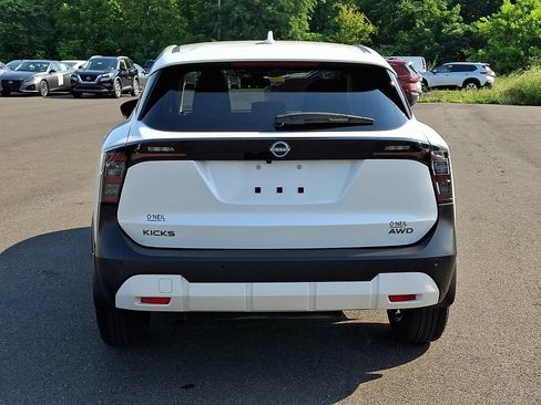 Certified 2025 Nissan Kicks SV AWD/4WD image 5