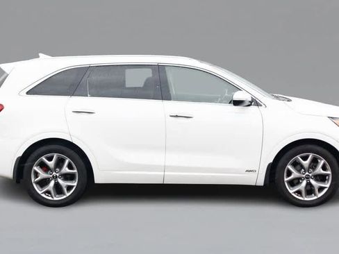 Used 2019 Kia Sorento SX image 4