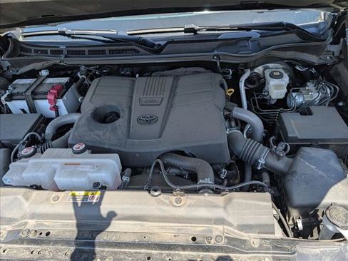 Used 2025 Toyota Tundra SR5 w/ SR5 Convenience Package AWD/4WD image 21