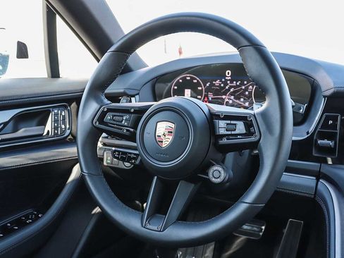 Used 2025 Porsche Panamera 4 image 19