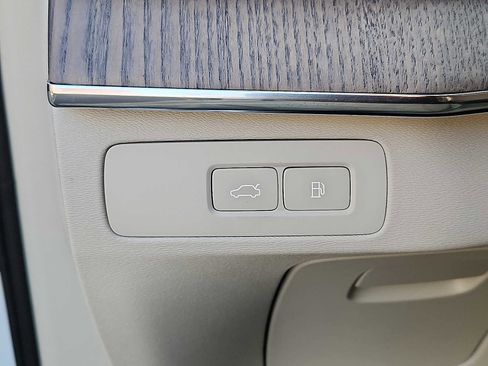 Certified 2023 Volvo XC90 T8 Plus w/ Protection Package Premier image 21