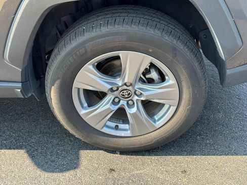 Certified 2025 Toyota RAV4 LE AWD/4WD image 8