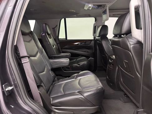 Used 2015 Cadillac Escalade Premium image 15