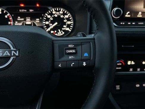 Certified 2025 Nissan Rogue SV image 25