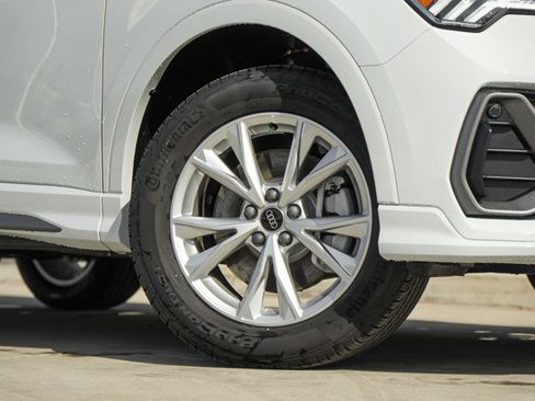 Certified 2025 Audi Q3 2.0T Premium Plus w/ Premium Plus Package image 2