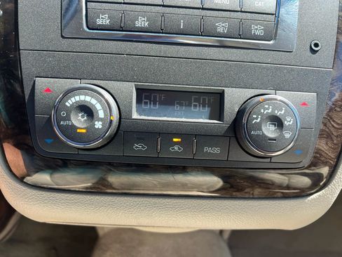 Used 2009 Cadillac DTS w/ Trunk Convenience Package image 53