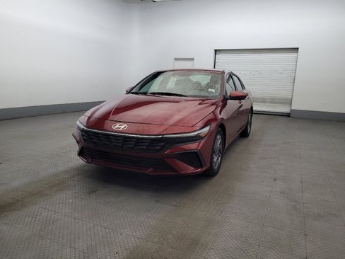 Used 2024 Hyundai Elantra SEL FWD image 15