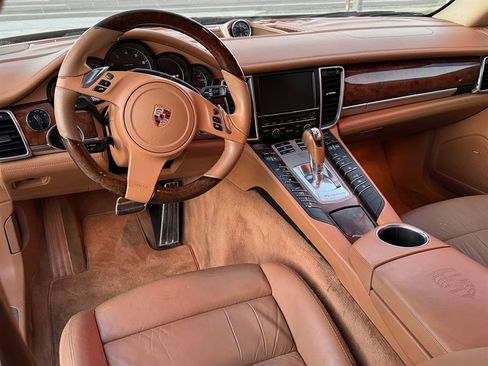 Used 2012 Porsche Panamera 4 image 11
