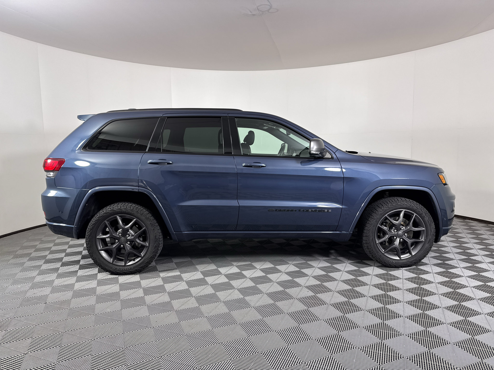 Used 2021 Jeep Grand Cherokee Limited w/ Quick Order Package 28K 80th AWD/4WD image 13