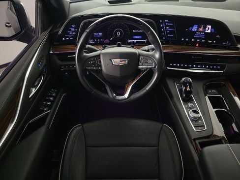 Used 2023 Cadillac Escalade ESV Premium Luxury AWD/4WD image 11