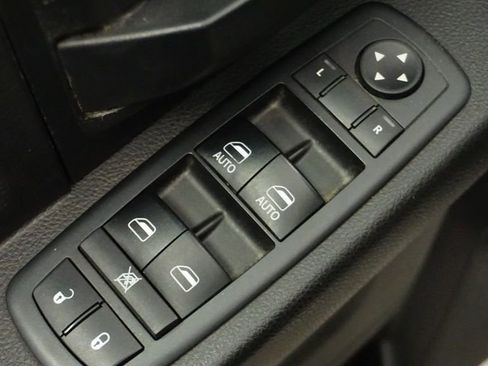 Used 2018 RAM 3500 Tradesman w/ Chrome Appearance Group image 26