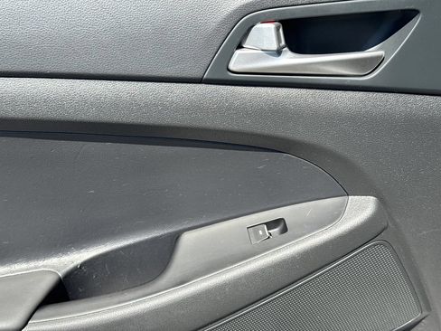 Used 2020 Hyundai Tucson Limited w/ Cargo Package FWD image 24