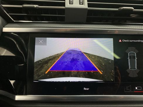 Used 2024 Audi Q3 2.0T Premium image 26