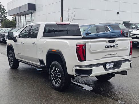 Used 2025 GMC Sierra 2500 Denali Ultimate image 3