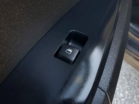 Used 2025 Kia Sportage LX image 14