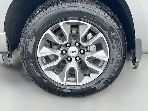Used 2023 Chevrolet Silverado 1500 RST w/ Z71 Off-Road Package AWD/4WD image 32
