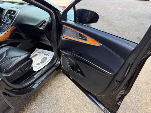 Used 2013 Lincoln MKX AWD image 19
