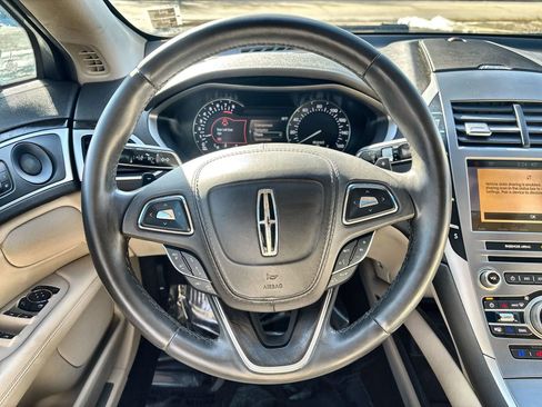 Used 2019 Lincoln MKZ Reserve FWD image 11