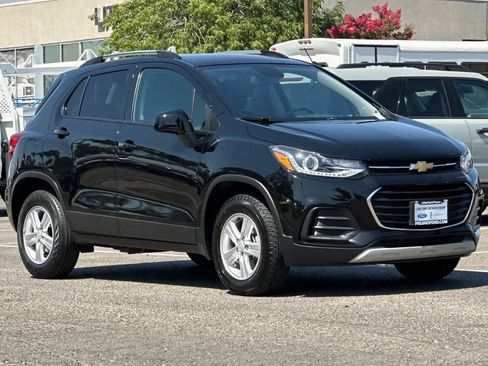 Used 2022 Chevrolet Trax LT w/ LT Convenience Package AWD/4WD image 10