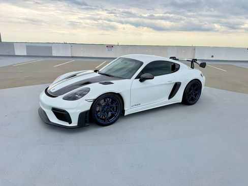 Used 2024 Porsche 718 Cayman GT4 RS w/ Weissach Package RWD image 2