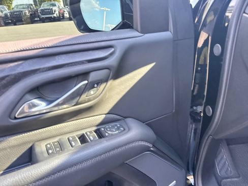 Used 2024 GMC Yukon Denali w/ Advanced Technology Package AWD/4WD image 28