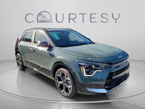 New 2026 Kia Niro SX Touring FWD image 4