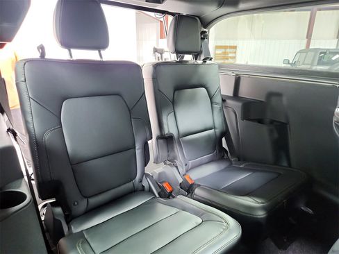 New 2025 Ford Bronco Badlands image 40