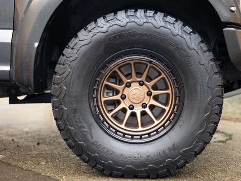 Used 2017 Ford F150 Raptor w/ Equipment Group 802A Luxury image 53