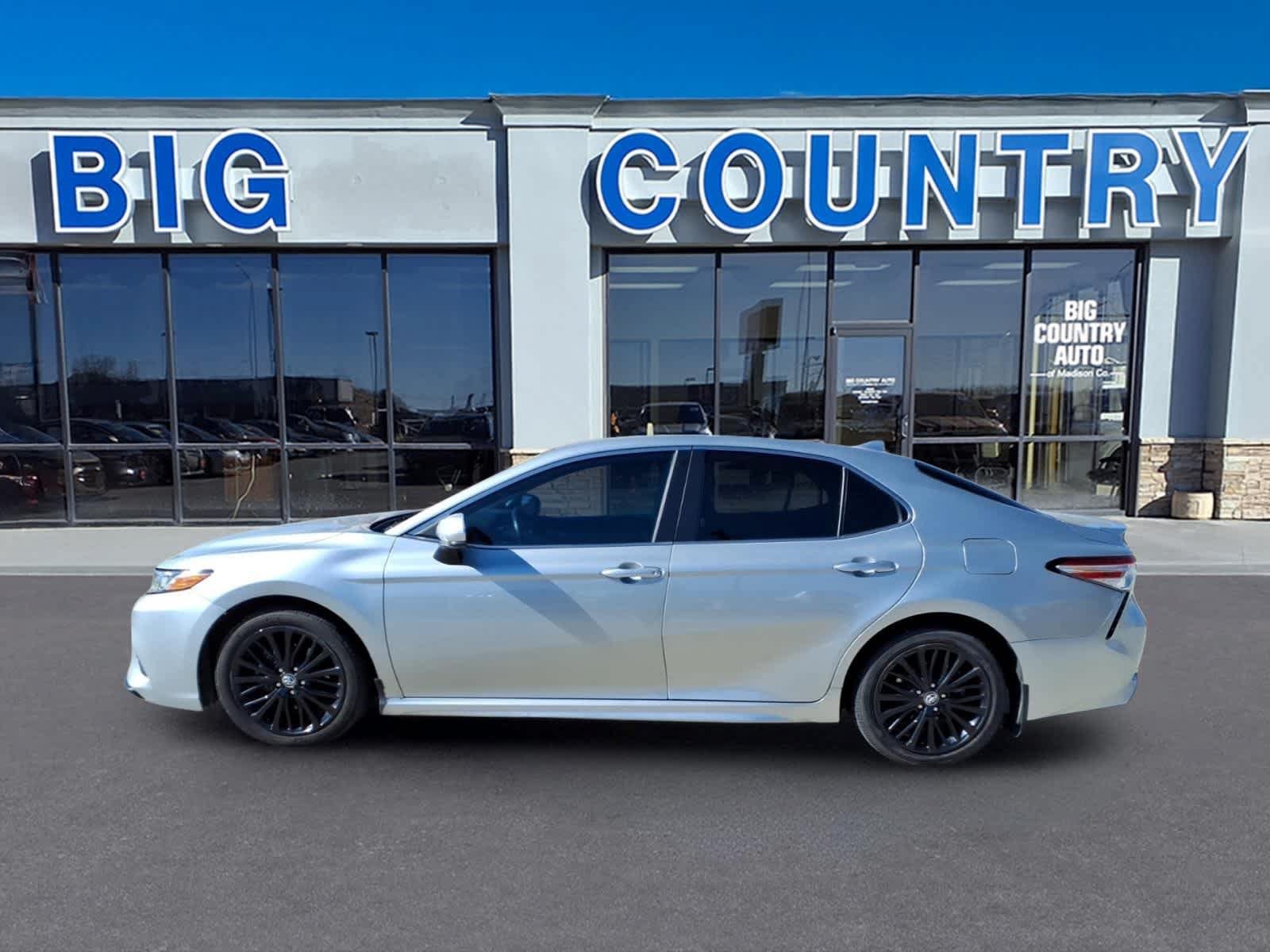 Used 2020 Toyota Camry SE FWD image 8