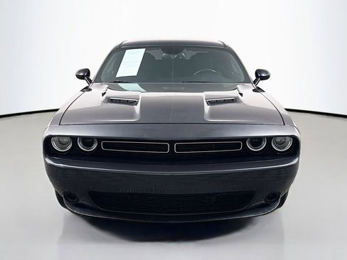 Used 2016 Dodge Challenger SXT image 8