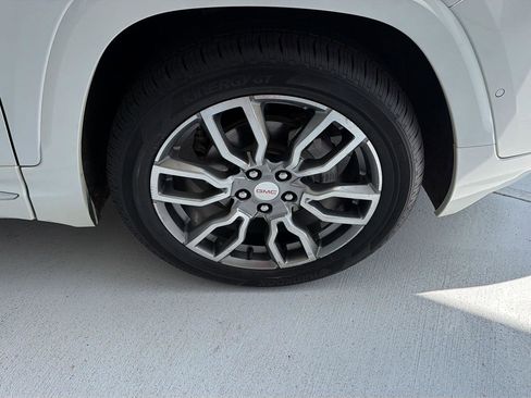 Used 2024 GMC Terrain Denali w/ Denali Premium Package AWD/4WD image 43
