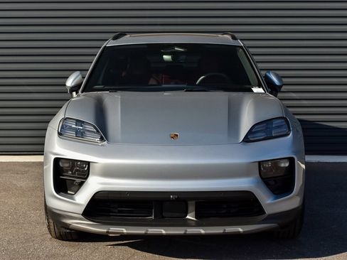 Certified 2025 Porsche Macan 4S Electric w/ Premium Package image 36