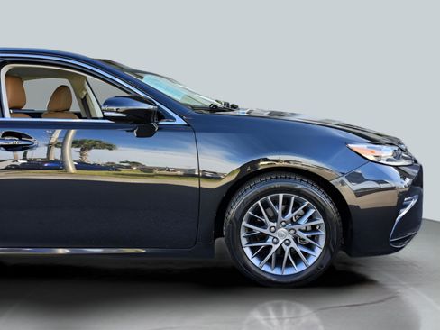 Used 2018 Lexus ES 350 image 43