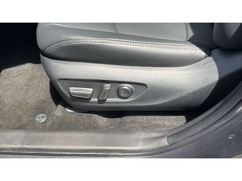 Used 2025 Toyota RAV4 XLE Premium w/ Weather Package AWD/4WD image 32