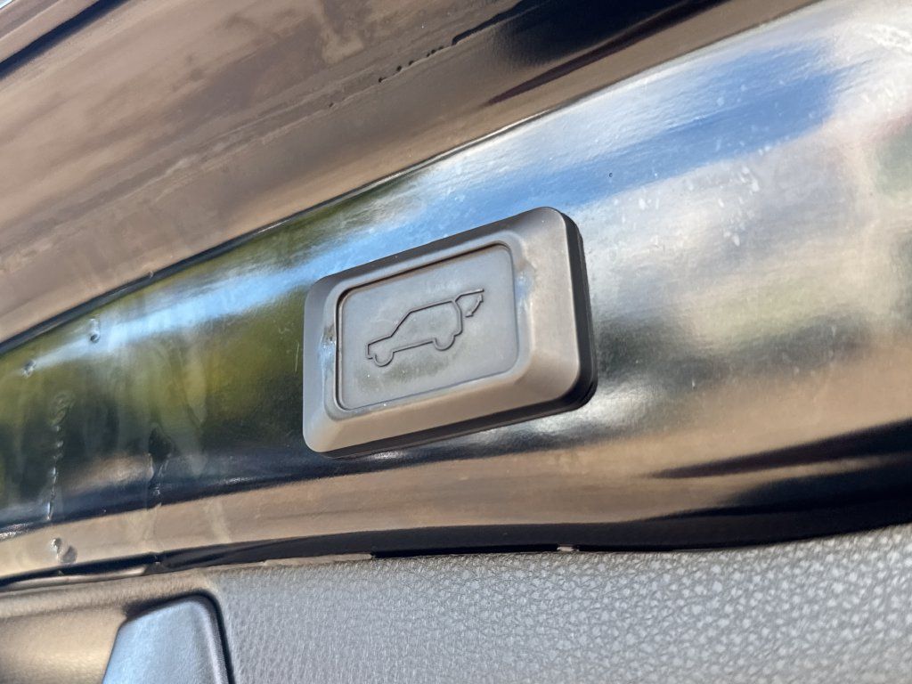 Used 2024 Toyota RAV4 XLE w/ Convenience Package AWD/4WD image 8