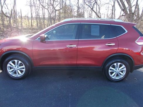 Used 2016 Nissan Rogue SV image 6