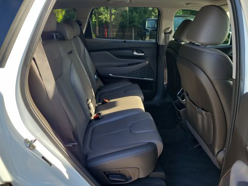 Used 2020 Hyundai Santa Fe SEL w/ Convenience + Premium Package FWD image 12