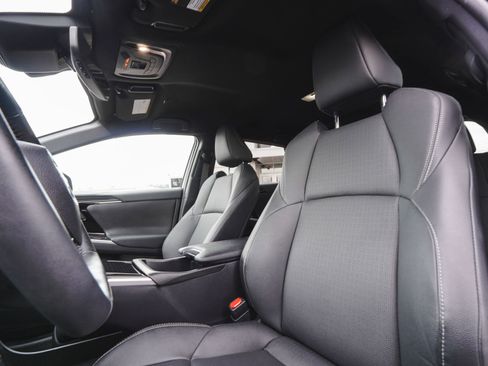 Used 2024 Subaru Solterra Limited w/ Limited Package image 32