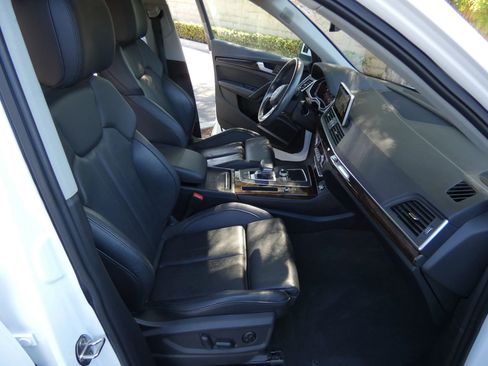 Used 2019 Audi Q5 2.0T Premium Plus w/ Premium Plus Package image 26