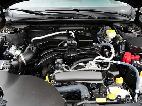 Used 2025 Subaru Outback AWD/4WD image 13