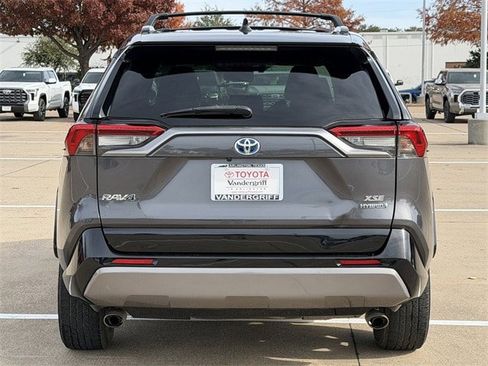 Certified 2019 Toyota RAV4 XSE image 5