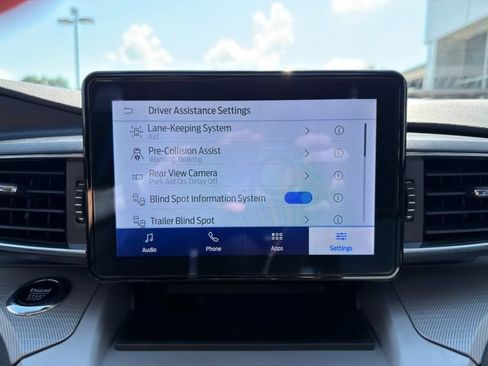 Used 2023 Ford Explorer XLT w/ Equipment Group 202A AWD/4WD image 30