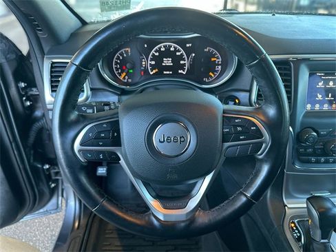 Used 2020 Jeep Grand Cherokee Laredo image 15