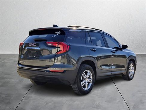 Used 2021 GMC Terrain SLE w/ Driver Convenience Package image 4